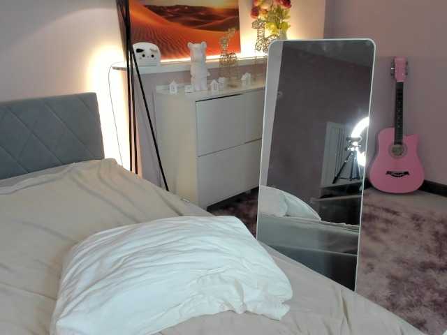 serinella live cam on BongaCams