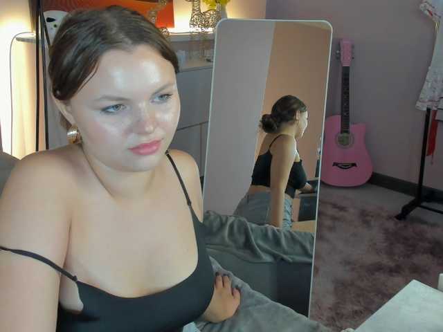 serinella live cam on BongaCams