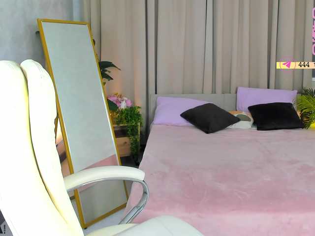 serinella live cam on BongaCams