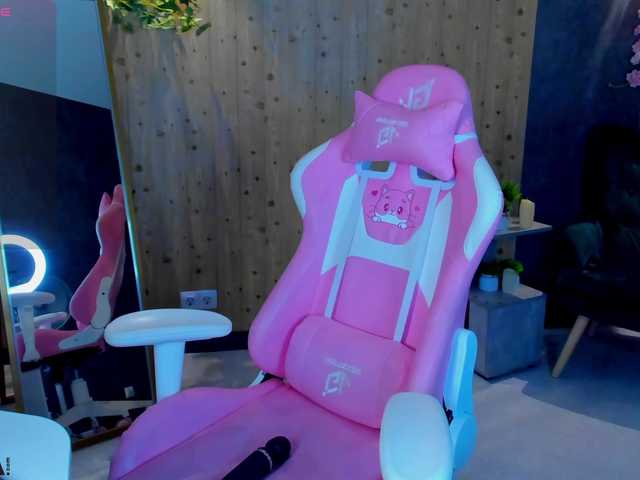 serinella live cam on BongaCams