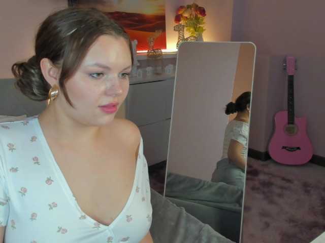 serinella live cam on BongaCams
