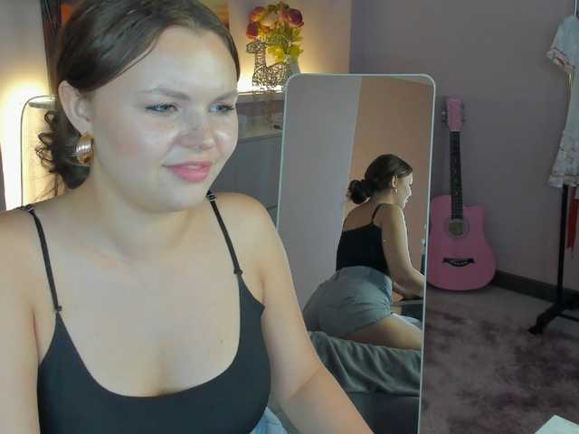 serinella live cam on BongaCams