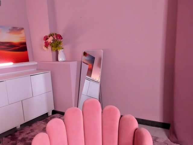 serinella live cam on BongaCams
