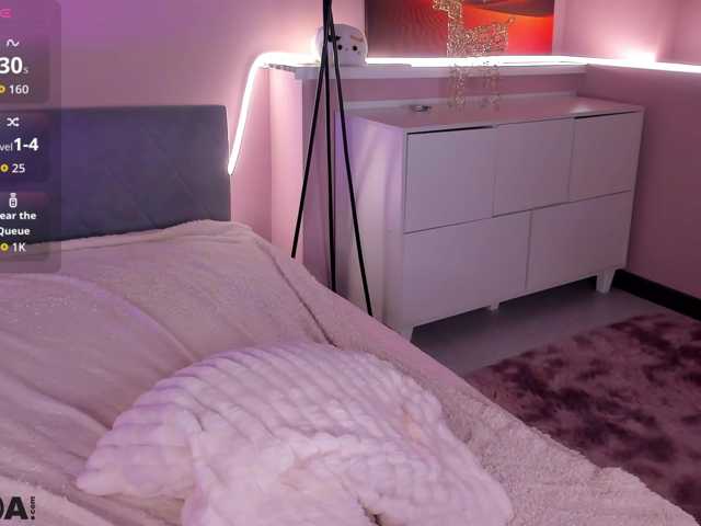 serinella live cam on BongaCams