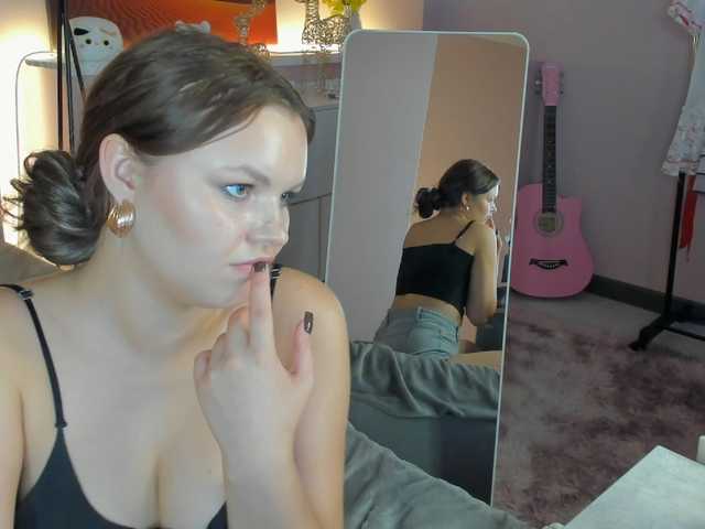 serinella live cam on BongaCams
