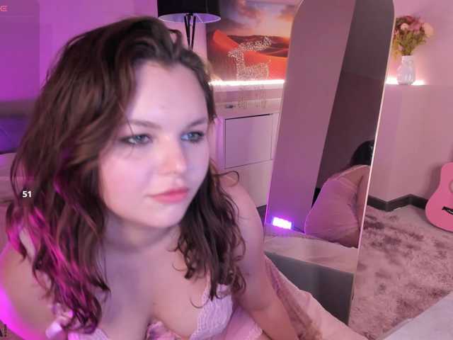 serinella live cam on BongaCams
