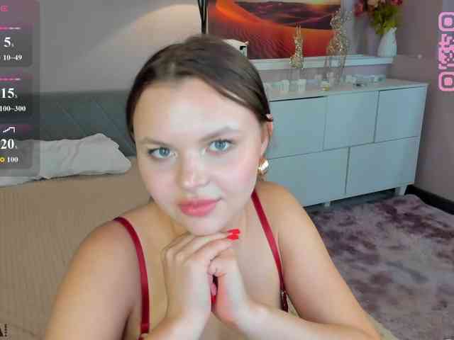 serinella Live Webcam on BongaCams