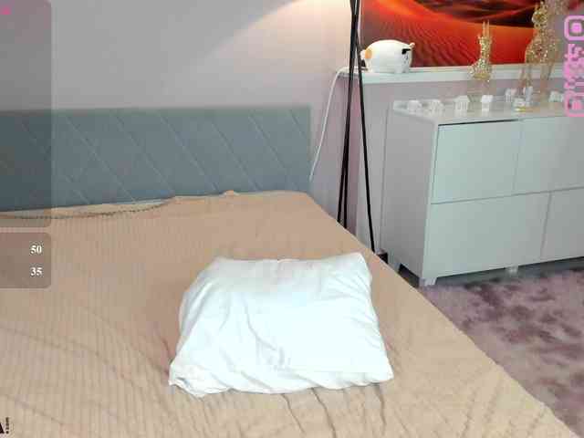 serinella Live Webcam on BongaCams
