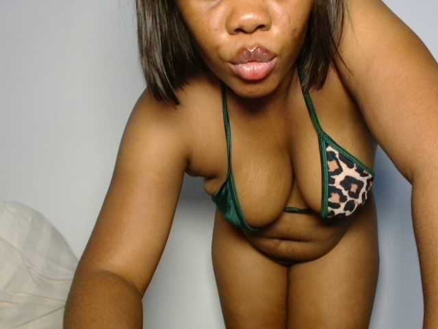 Malia8891 live cam on BongaCams