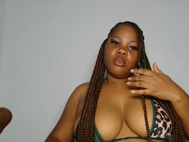 Malia8891 live cam on BongaCams