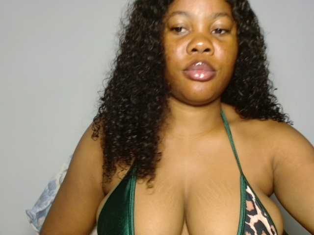 Malia8891 live cam on BongaCams