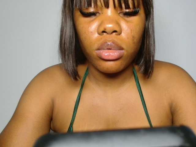 Malia8891 live cam on BongaCams