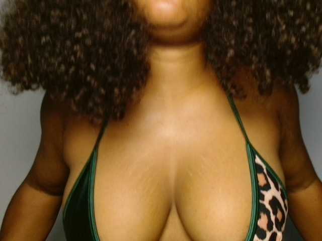 Malia8891 live cam on BongaCams