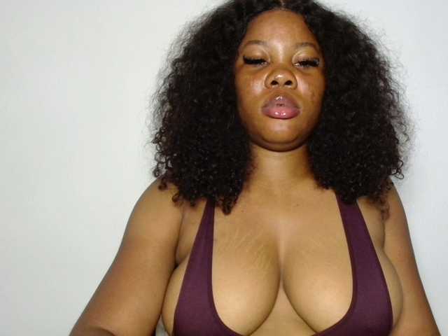 Malia8891 live cam on BongaCams