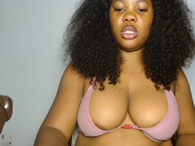 Malia8891 live cam on BongaCams