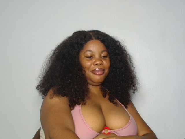 Malia8891 live cam on BongaCams