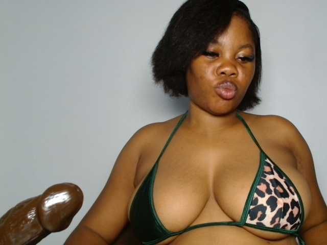 Malia8891 live cam on BongaCams