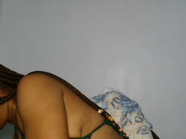 Malia8891 live cam on BongaCams