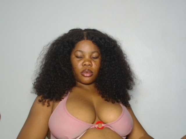 Malia8891 live cam on BongaCams