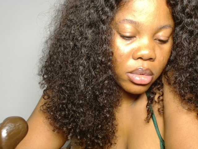 Malia8891 live cam on BongaCams