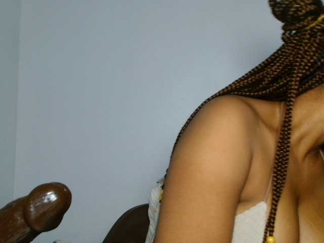 Malia8891 live cam on BongaCams