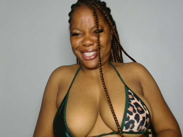 Malia8891 live cam on BongaCams