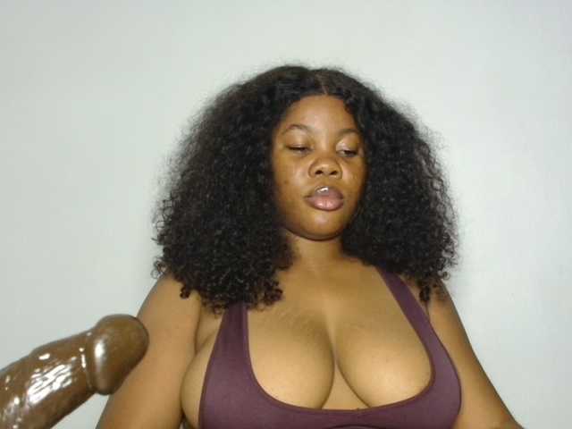 Malia8891 live cam on BongaCams