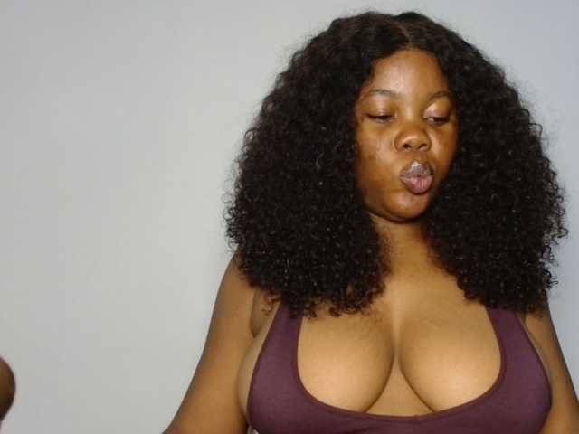 Malia8891 live cam on BongaCams