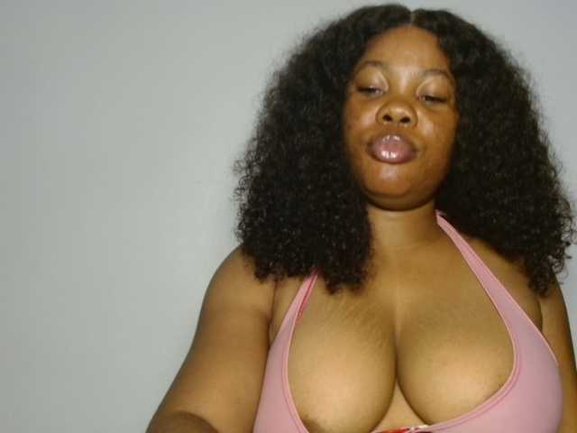 Malia8891 live cam on BongaCams