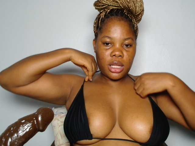 Malia8891 live cam on BongaCams