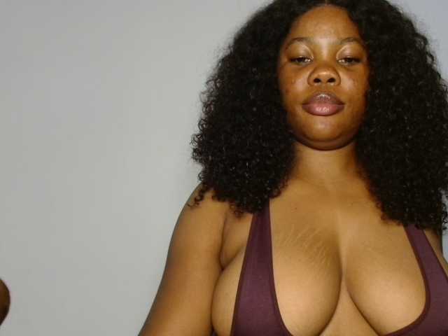 Malia8891 live cam on BongaCams