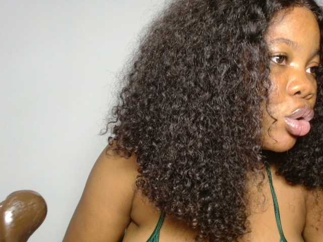 Malia8891 live cam on BongaCams