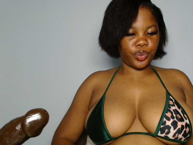 Malia8891 live cam on BongaCams