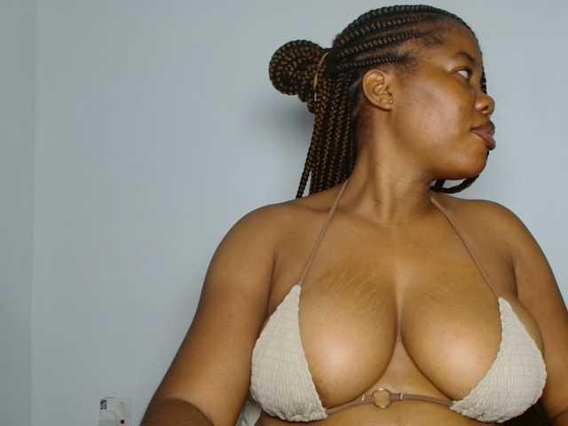 Malia8891 live cam on BongaCams