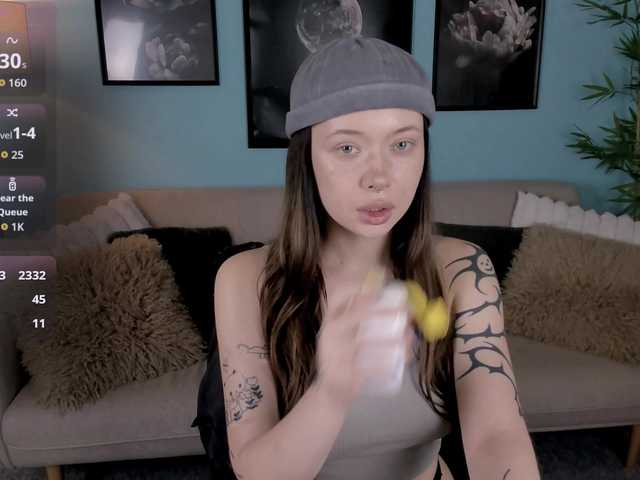 DragonFlya live webcam show