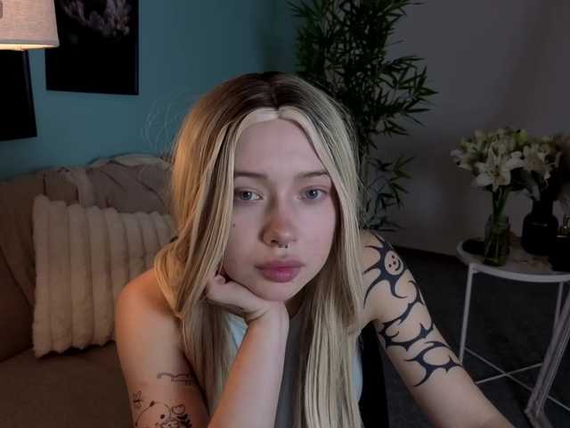 DragonFlya live cam on BongaCams