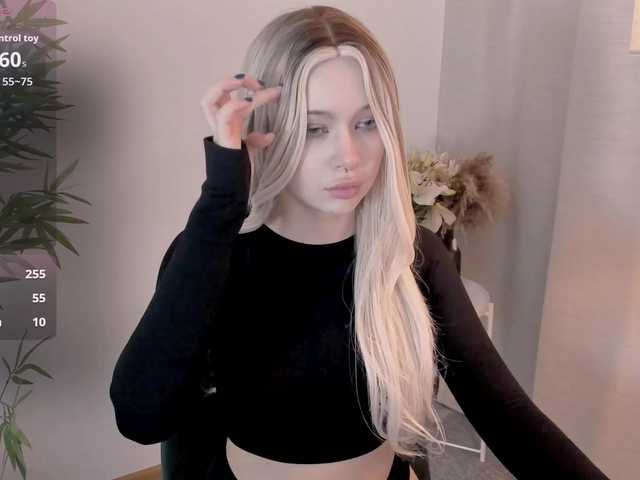 dragonflya live sex show