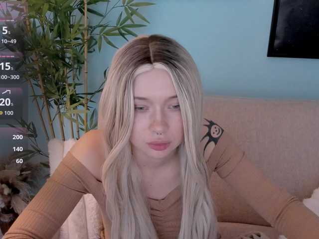 dragonflya live sex show