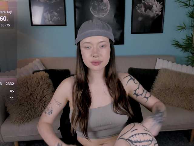 DragonFlya live webcam show