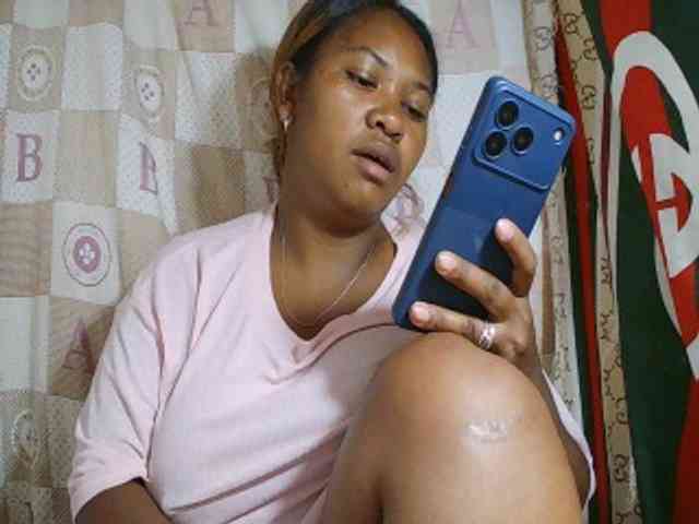 Sexy-Nathy webcam