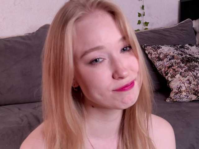 AmyLouWood live webcam show