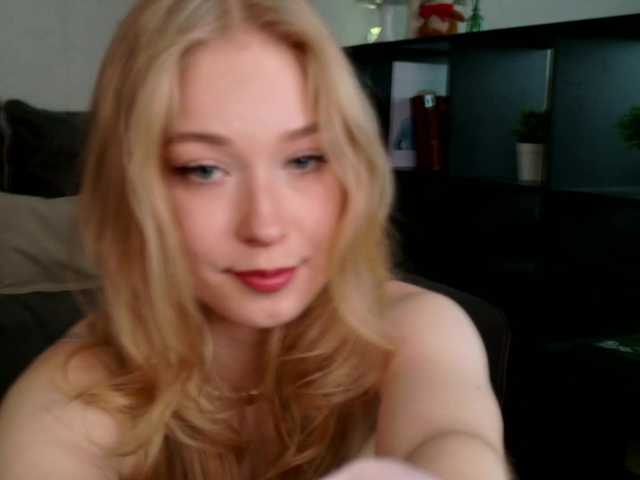 AmyLouWood live webcam show