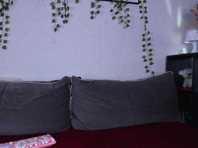 AmyLouWood live cam on BongaCams