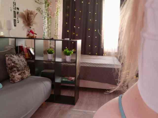 AmyLouWood webcam