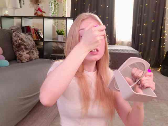 AmyLouWood webcam