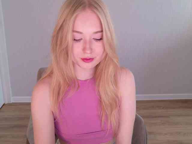 AmyLouWood webcam