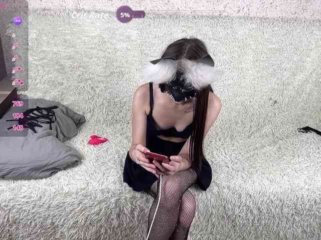 PetiteBunny webcam
