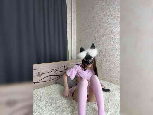 PetiteBunny webcam