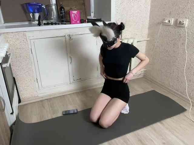 PetiteBunny webcam