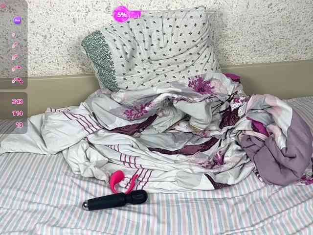 PetiteBunny webcam